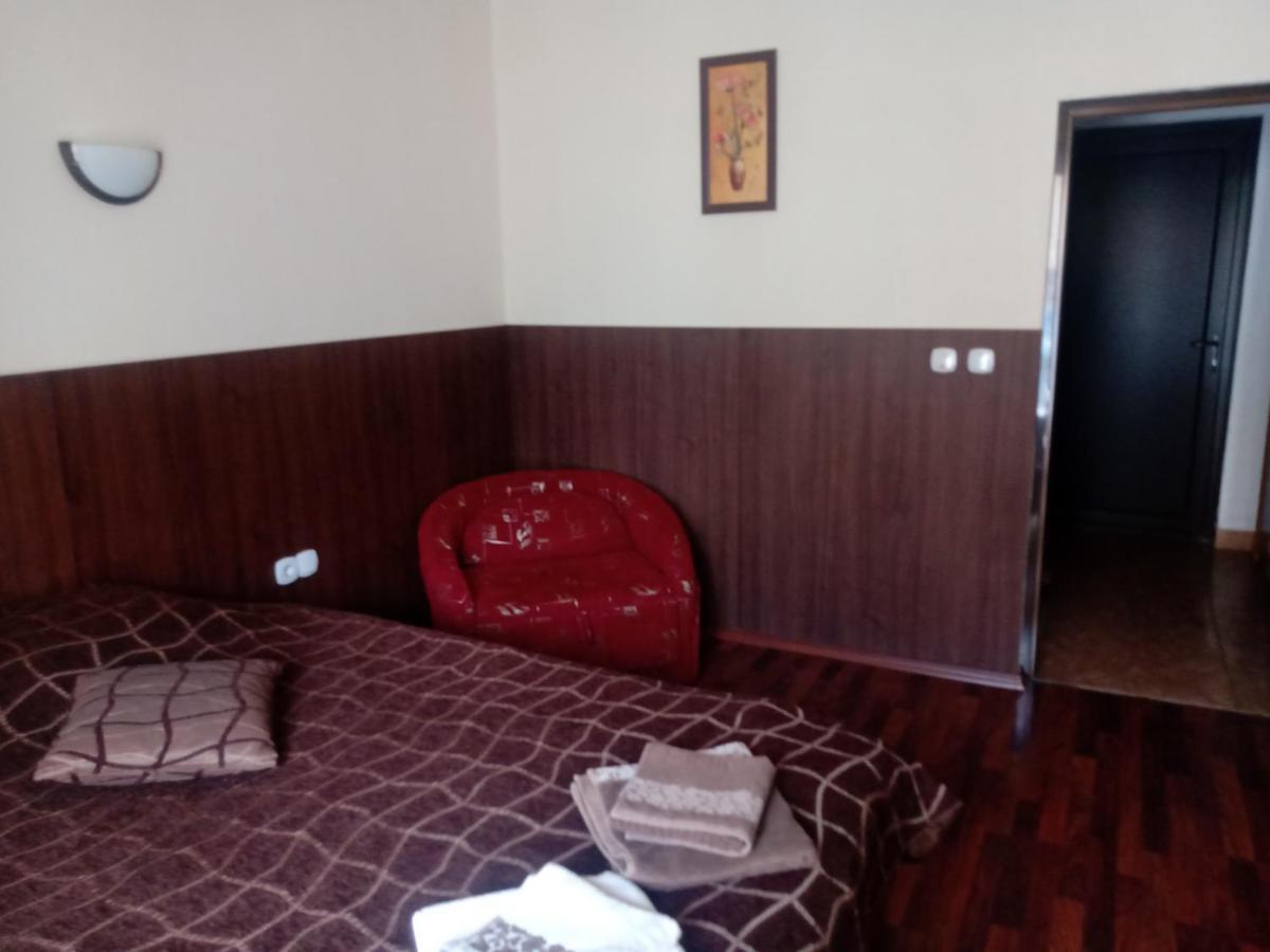 Hotel Кръчмъ При Байката Ribarica Exteriér fotografie